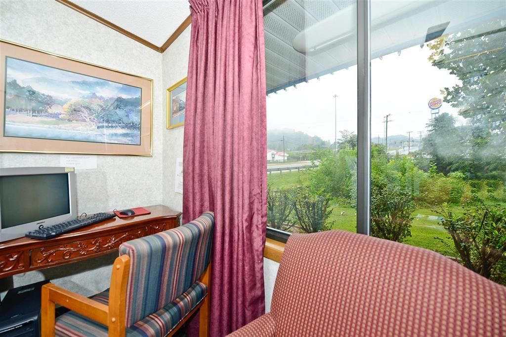M Star Hotel Covington Room photo